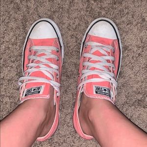 Bubblegum pink converse